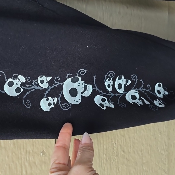 Torrid Warner Bros. Corpse Bride Jogger - French Terry Skulls Black - Picture 10 of 13